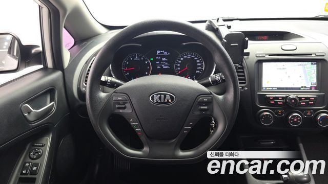 Kia K3 2016 — photo 13