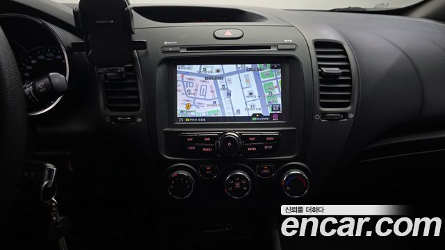 Kia K3 2016 — photo 14