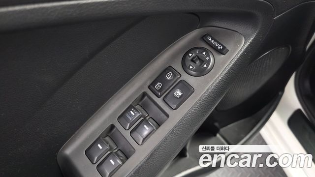 Kia K3 2016 — photo 19