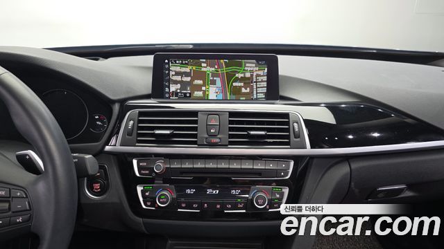 BMW Gran Turismo 2021 — photo 14
