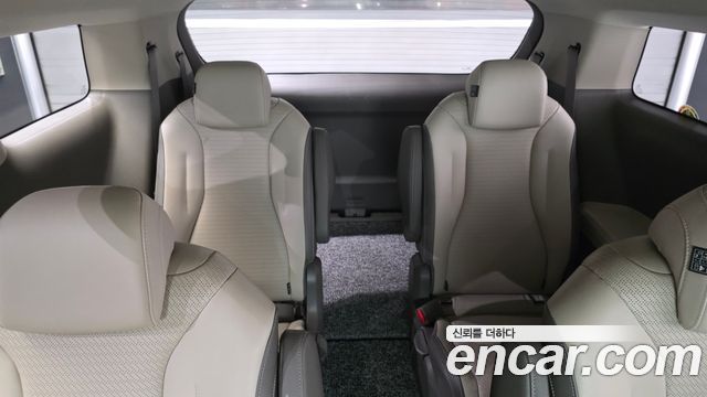 Kia Canival 2021 — photo 19