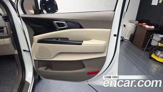 Kia Canival 2021 — photo 15