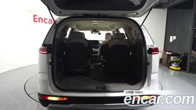 Kia Canival 2021 — photo 29