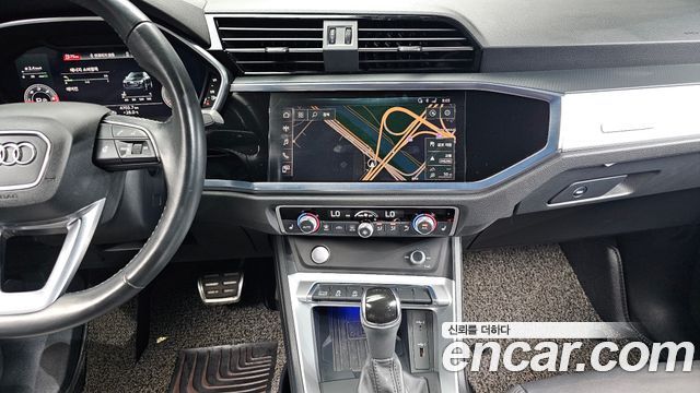 Audi Q3 2020 — photo 13