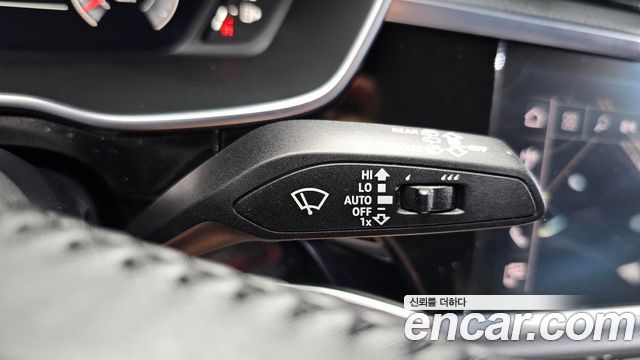 Audi Q3 2020 — photo 18