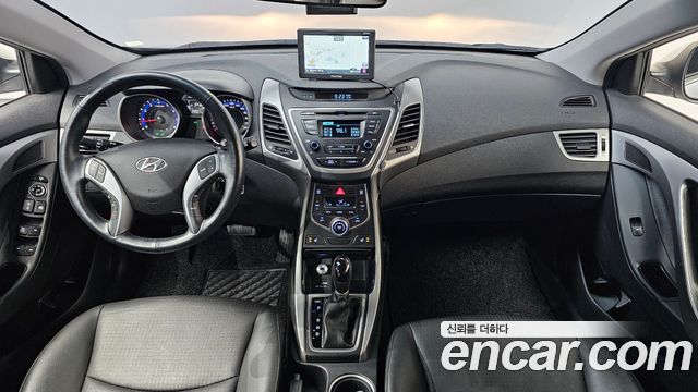 Hyundai AVANTE 2015 — photo 10