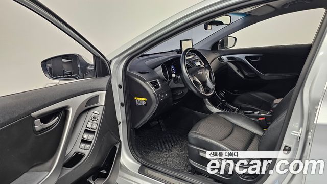 Hyundai AVANTE 2015 — photo 13