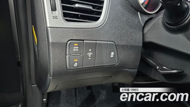 Hyundai AVANTE 2015 — photo 22