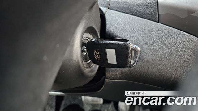 Hyundai AVANTE 2015 — photo 24