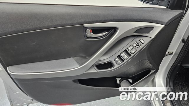 Hyundai AVANTE 2015 — photo 14