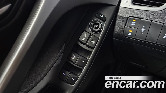 Hyundai AVANTE 2015 — photo 28