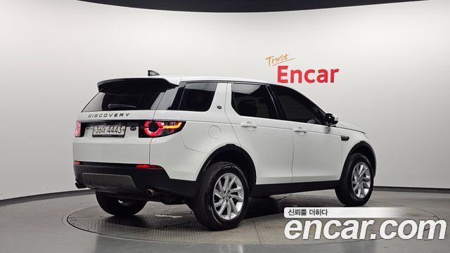 Land Rover Discovery Sport 2018 — photo 2
