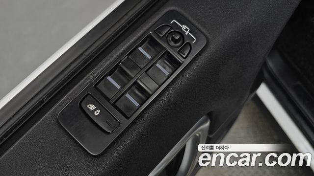 Land Rover Discovery Sport 2018 — photo 13
