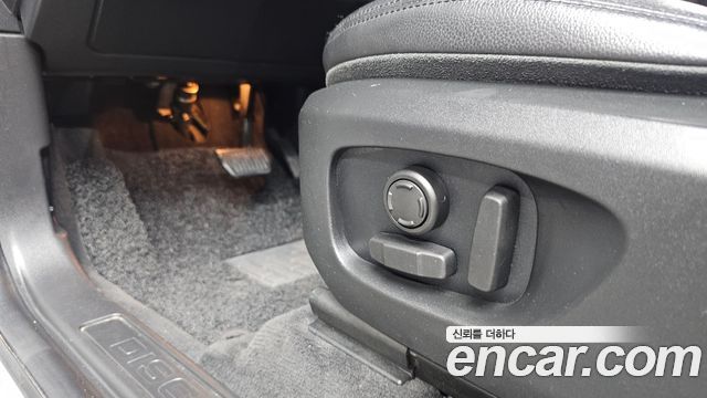 Land Rover Discovery Sport 2018 — photo 19