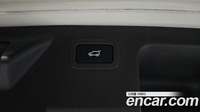 Land Rover Discovery Sport 2018 — photo 20