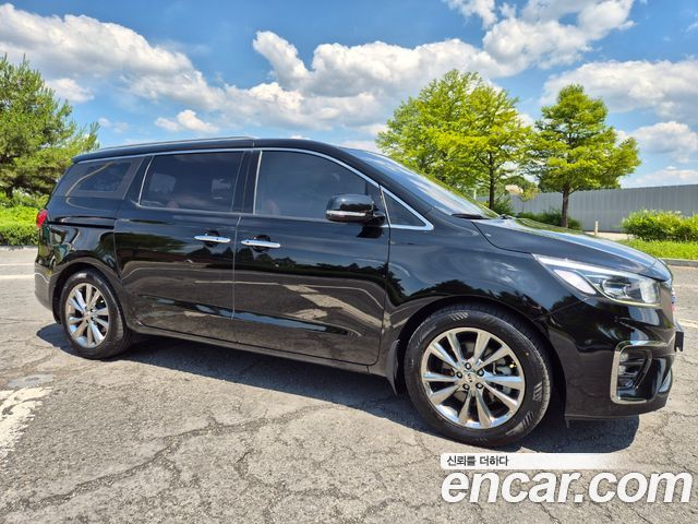 Kia Canival 2019 — photo 3
