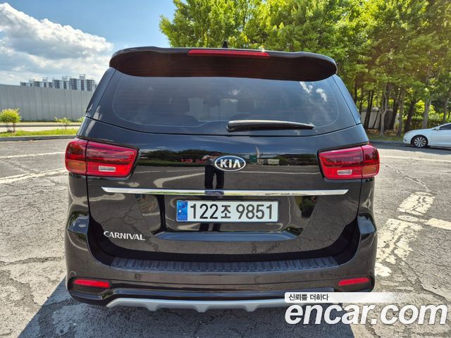 Kia Canival 2019 — photo 4