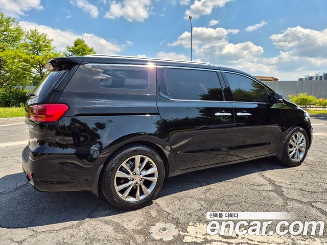 Kia Canival 2019 — photo 5