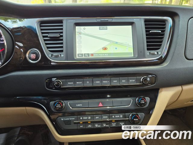 Kia Canival 2019 — photo 9
