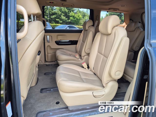 Kia Canival 2019 — photo 18