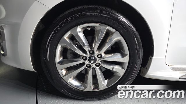 Kia Canival 2015 — photo 5