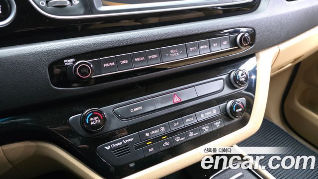Kia Canival 2015 — photo 22