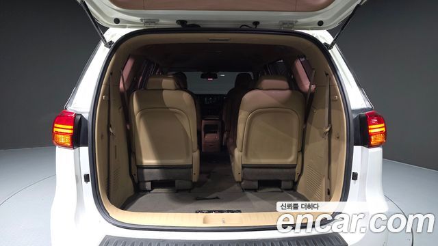 Kia Canival 2015 — photo 26