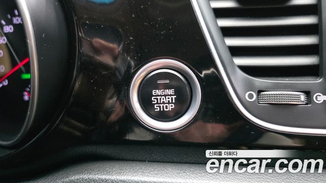Kia Canival 2015 — photo 28