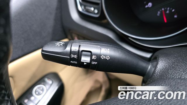 Kia Canival 2015 — photo 29