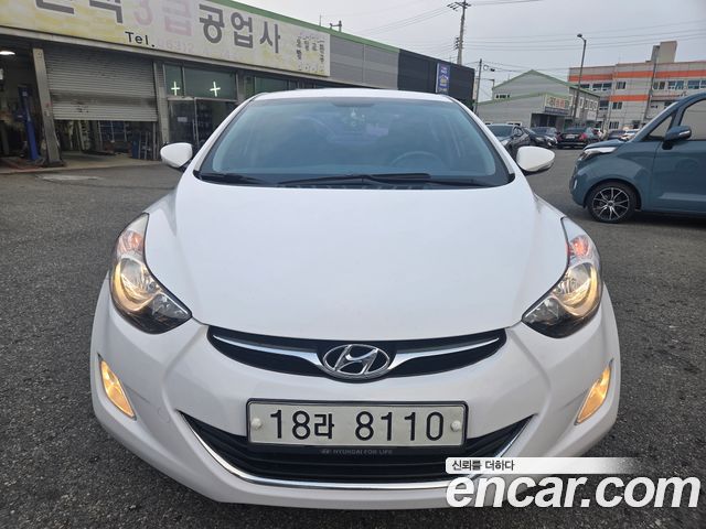 Hyundai AVANTE 2013 — photo 1