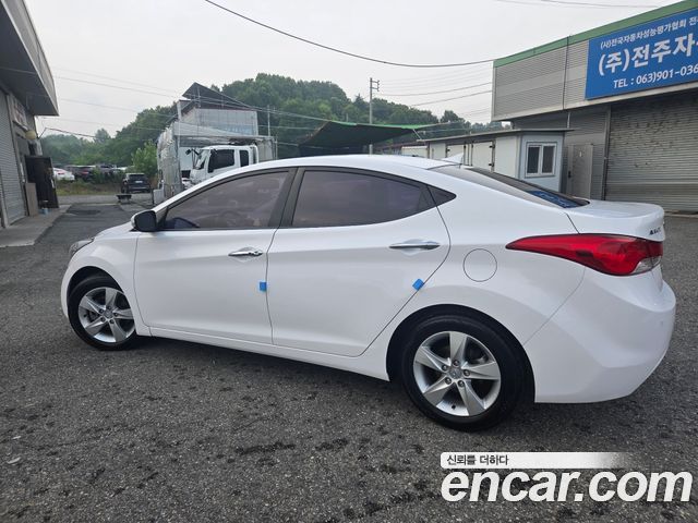 Hyundai AVANTE 2013 — photo 6