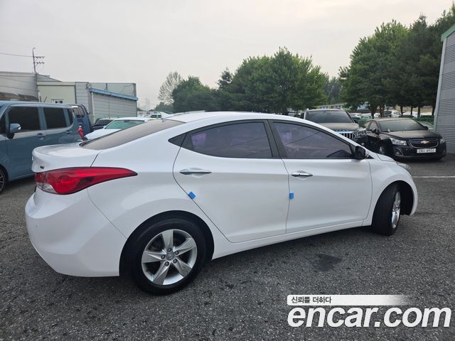Hyundai AVANTE 2013 — photo 7