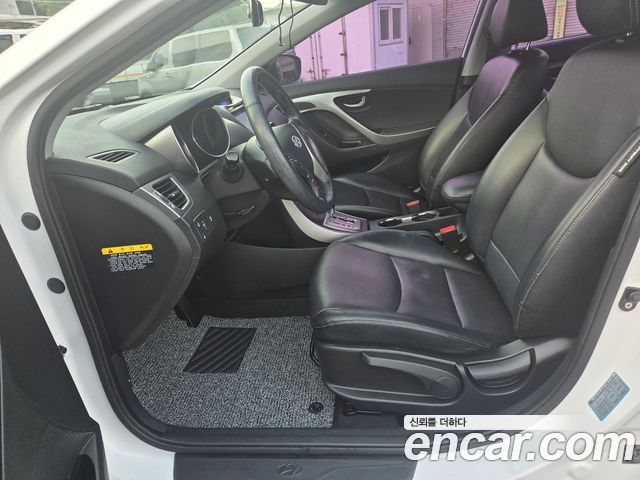 Hyundai AVANTE 2013 — photo 8