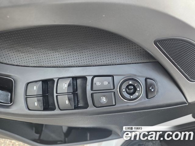 Hyundai AVANTE 2013 — photo 11