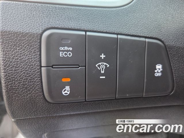 Hyundai AVANTE 2013 — photo 12