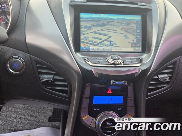 Hyundai AVANTE 2013 — photo 14