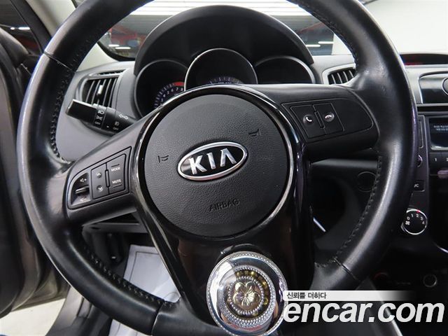 Kia Porte 2013 — photo 8