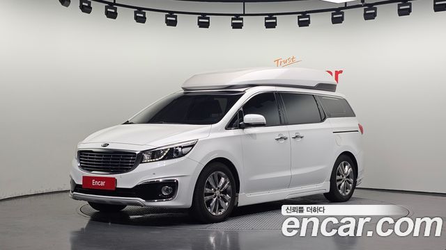 Kia Canival 2017 — photo 1