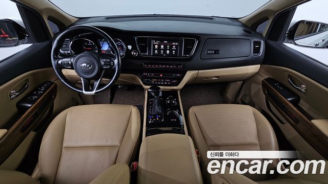 Kia Canival 2017 — photo 7