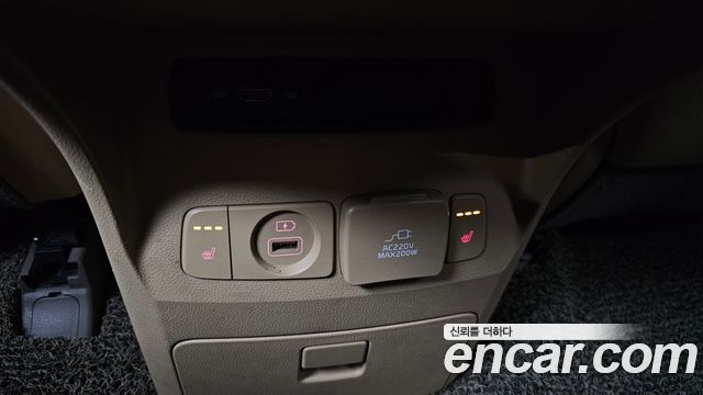 Kia Canival 2017 — photo 18