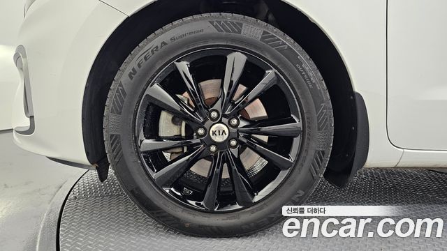 Kia Canival 2019 — photo 5