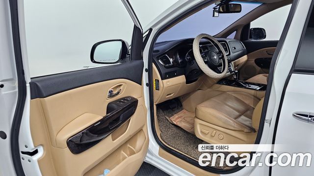 Kia Canival 2019 — photo 10