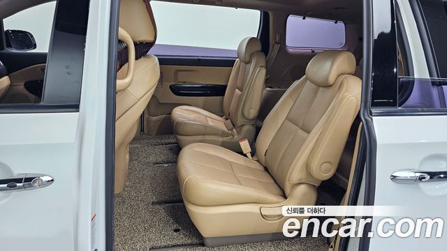 Kia Canival 2019 — photo 11