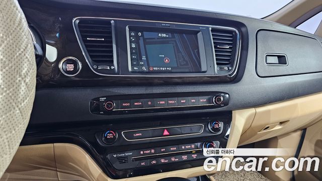 Kia Canival 2019 — photo 12