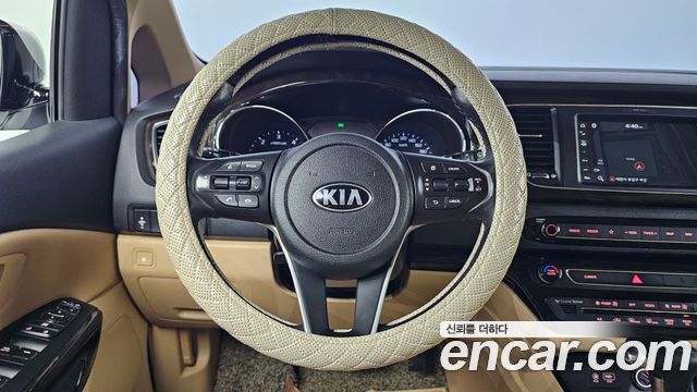 Kia Canival 2019 — photo 13