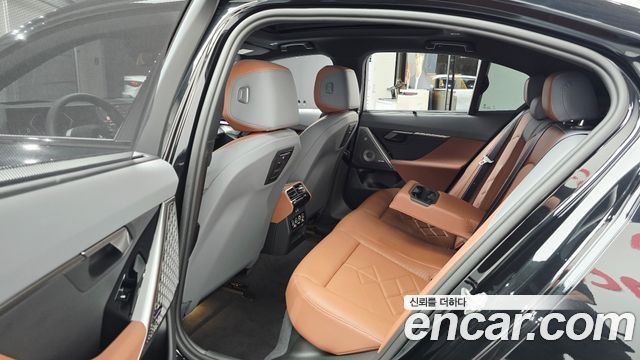 BMW 5-Series 2026 — photo 11