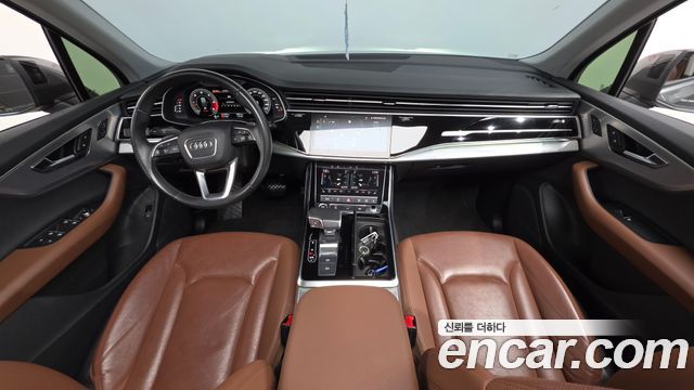 Audi Q7 2021 — photo 10