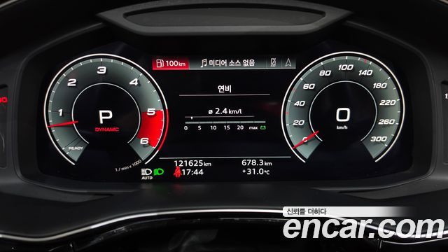 Audi Q7 2021 — photo 11