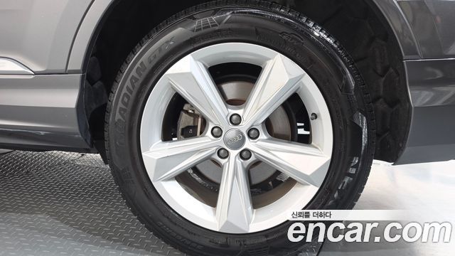 Audi Q7 2021 — photo 7