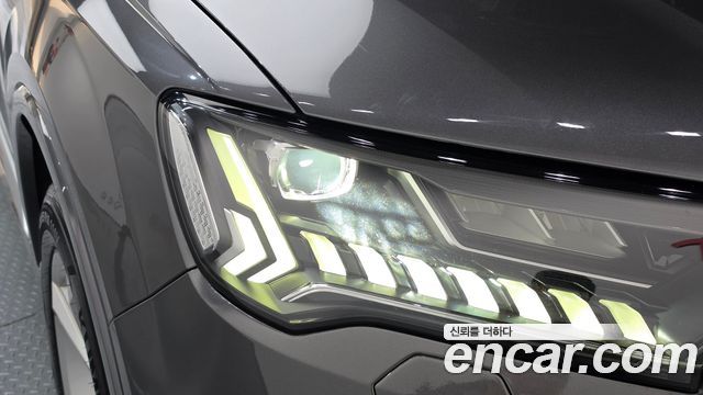 Audi Q7 2021 — photo 8